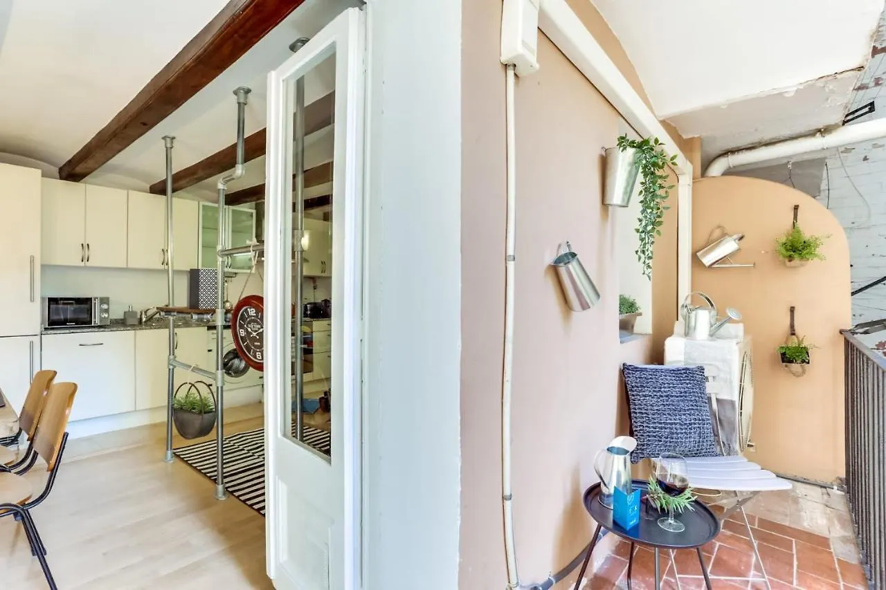 Apartamento Sweett - Miro Park Barcelona 0*,